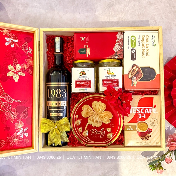 Hộp quà tết gỗ thông Xuân 2026 - HG802