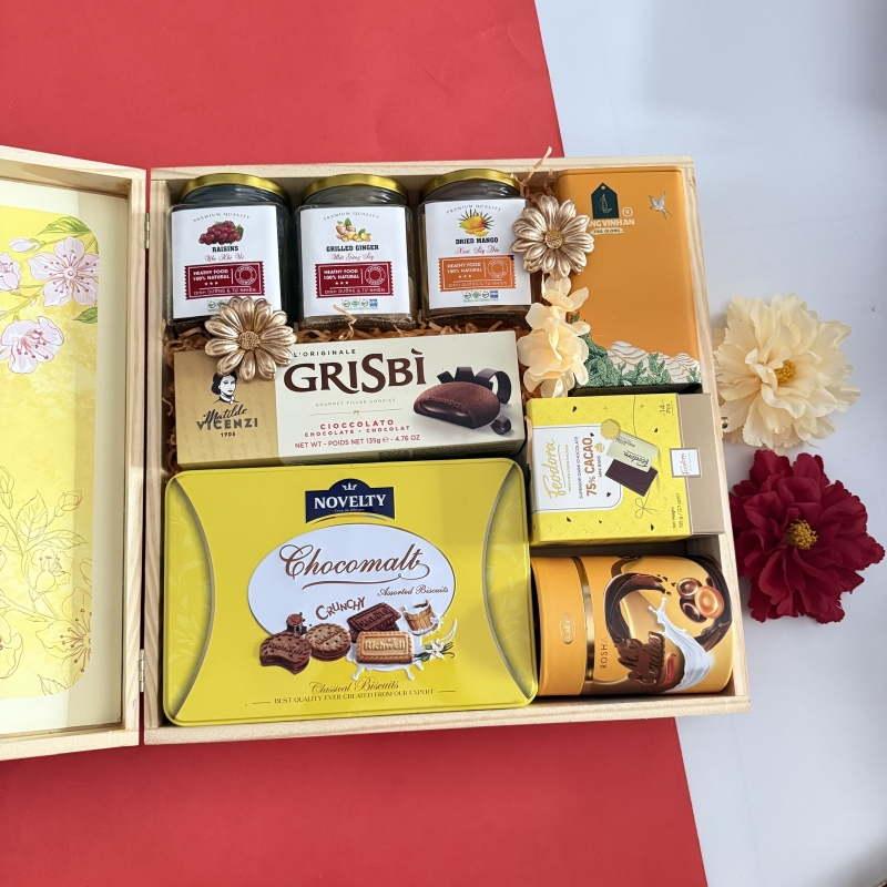 Hộp quà tết gỗ thông Xuân 2026 - HG835